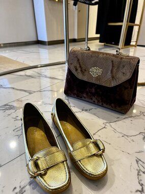 Leather gold metallic sturdy loafers slip flats on NINE WEST Sz 6.5M EUC